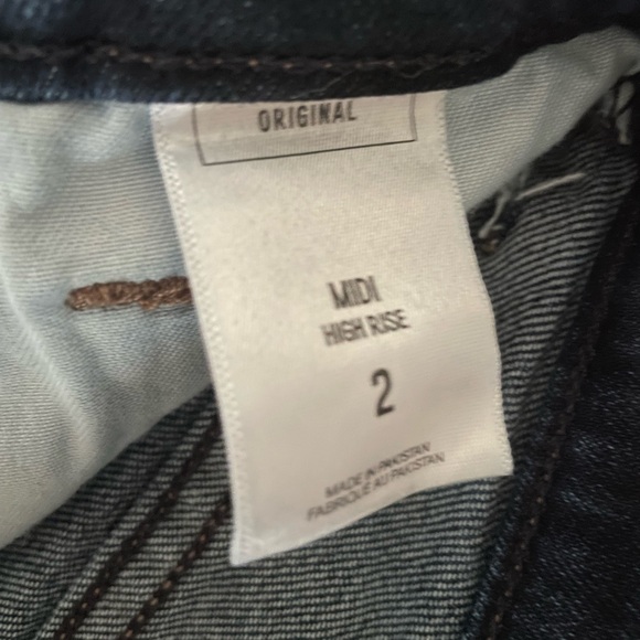 NWOT Express Denim Shorts - Picture 3 of 4